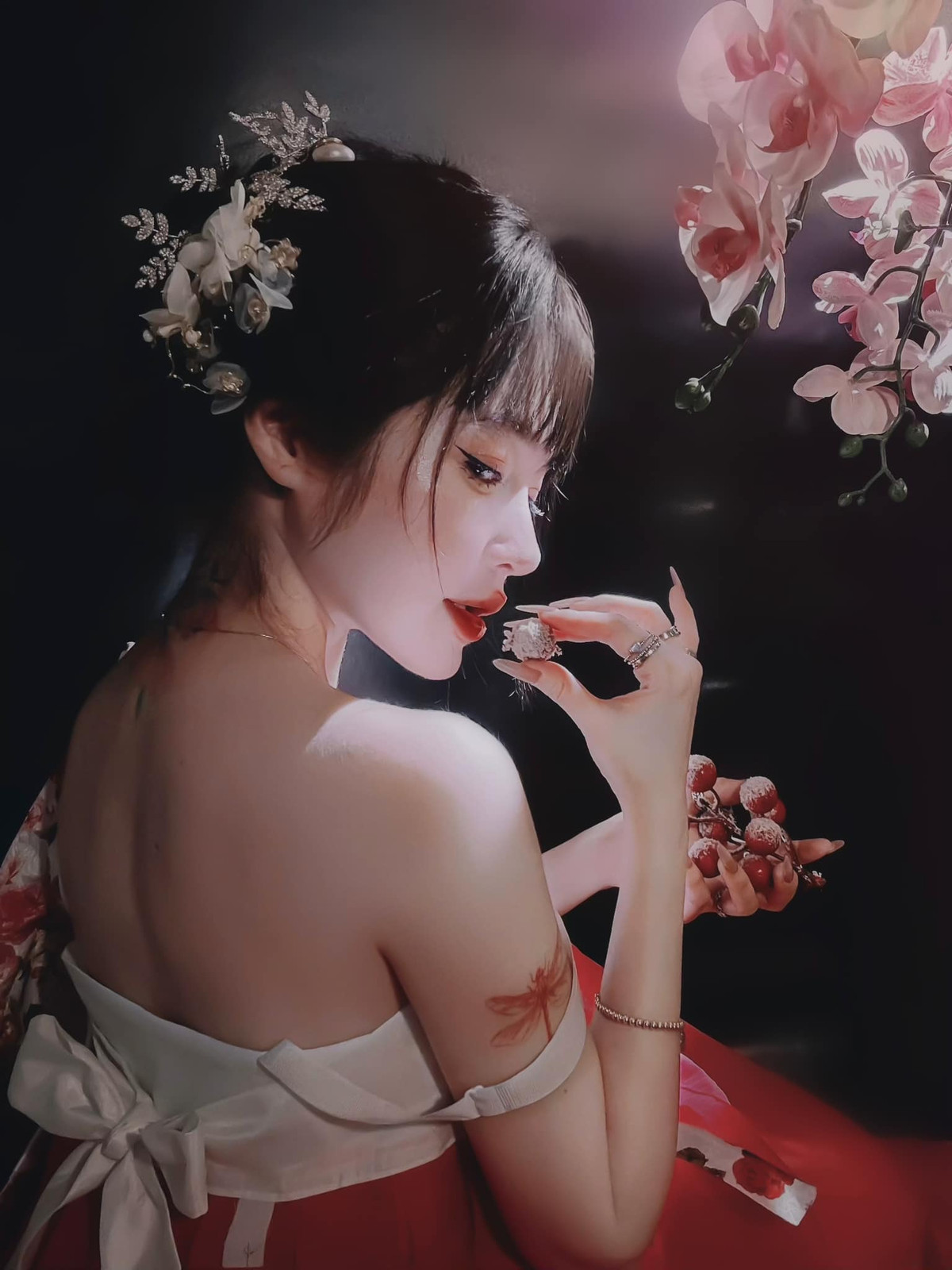 Elly Trần hoá gái Nhật gợi cảm. Ảnh: FB Elly Tran