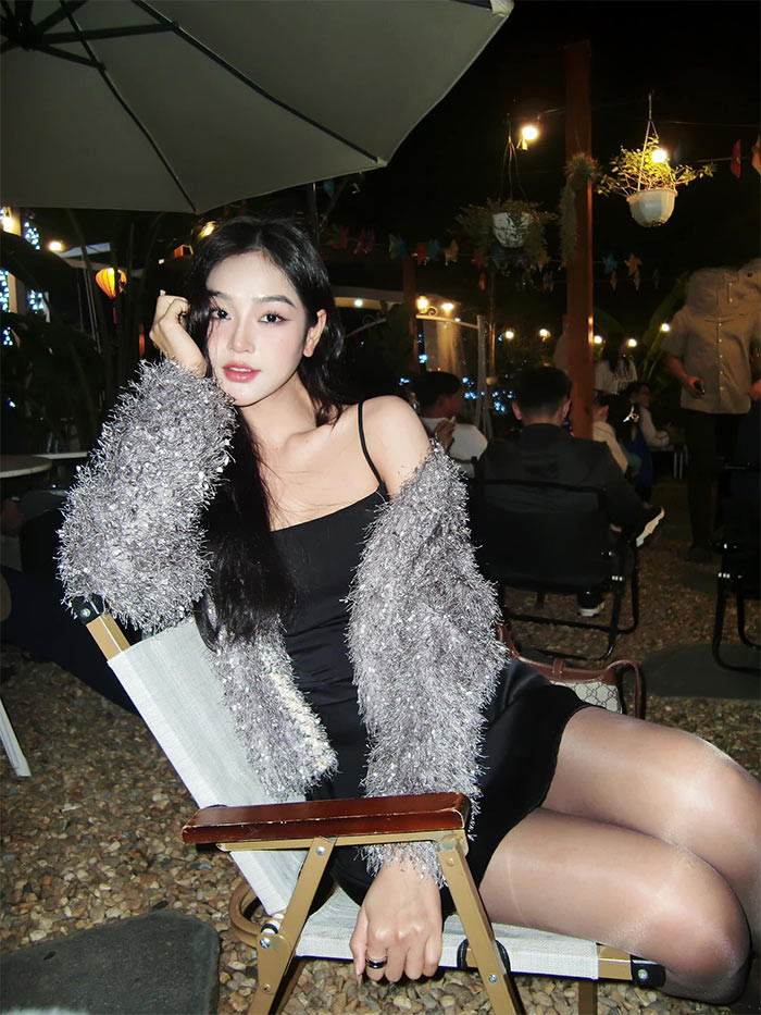 Là diễn viên tay ngang, Cù Thị Trà có lợi thế về vóc dáng và nhan sắc.