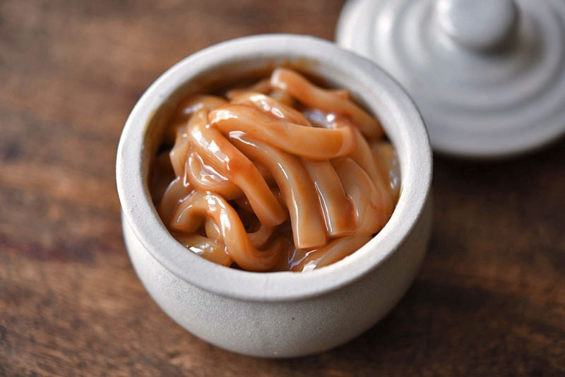 Vị mặn nồng của Shiokara kích thích vị giác, tạo nên sự hài hòa khi kết hợp với các món ăn thanh đạm khác.