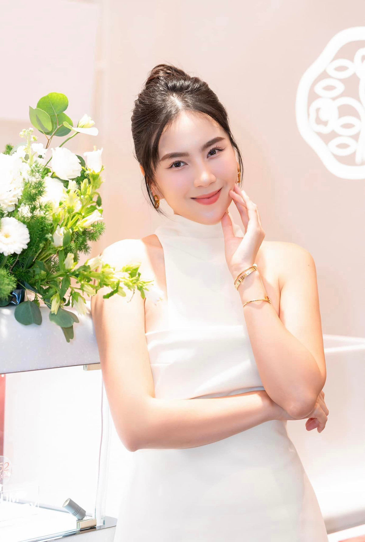 Mai Ngọc rạng ngời tham gia sự kiện, Thuý Diễm dịu dàng đằm thắm Mai Ngoc rang ngoi tham gia su kien, Thuy Diem diu dang dam tham