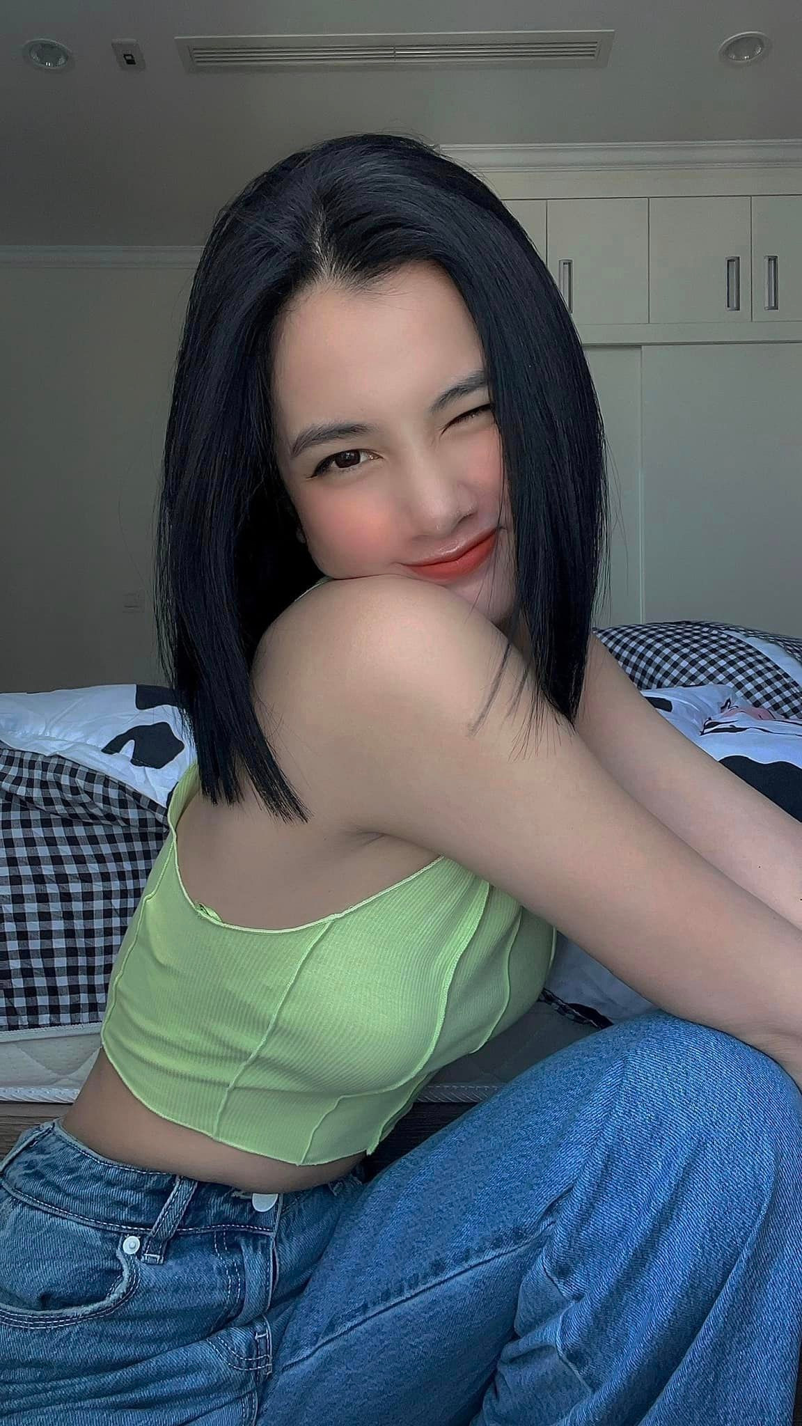 Cô dành nhiều thời gian cho bản thân và tập trung vào công việc.