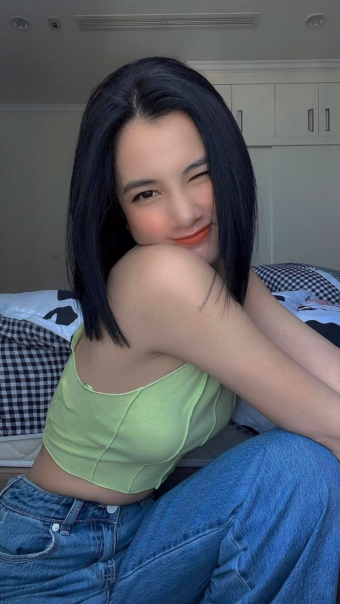 Cô dành nhiều thời gian cho bản thân và tập trung vào công việc.