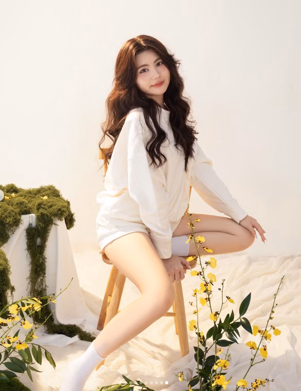 Ngay sau khi đăng tải, bộ ảnh của Hạt Dẻ đã nhận được "cơn mưa" lời khen từ cộng đồng mạng.