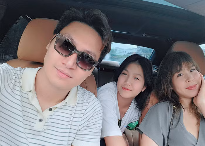 Nhiều người nhận xét con gái Mạnh Trường ngày càng thanh tú và xinh xắn.