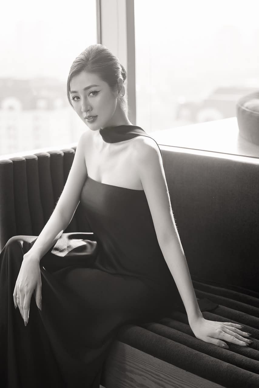 Á hậu Dương Tú Anh khoe thần thái sang chảnh sau khi thông báo mang thai lần 2.