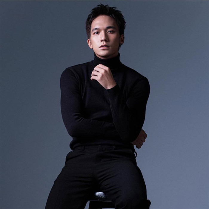 Nam diễn viên nổi bật bởi vóc dáng cao lớn, khuôn mặt điển trai, thân hình săn chắc. (Ảnh: FB Nhật Hoàng)