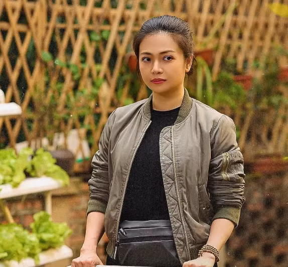 Đến năm 2023, cô trở thành gương mặt được khán giả ấn tượng, yêu mến nhờ vai Phương trong "Gia đình mình vui bất thình lình". Ảnh: VTV