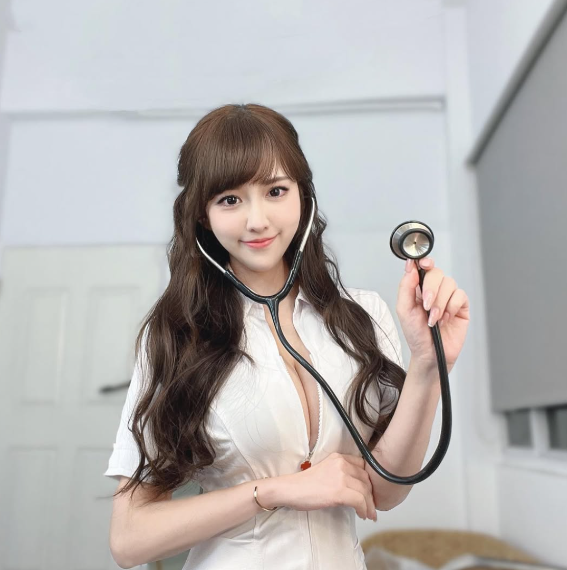 Hot girl thu hút gần 500 nghìn người theo dõi trên mạng xã hội Instagram.