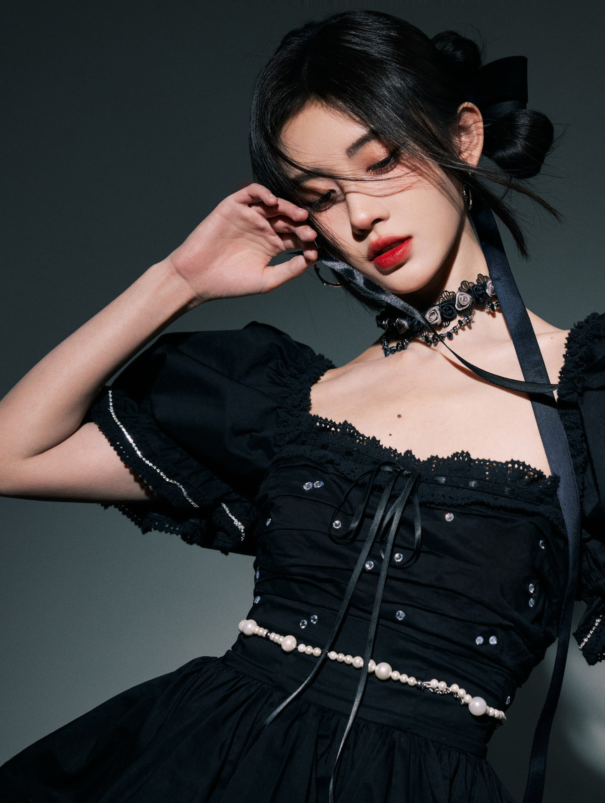 Cô nàng thường xuyên xuất hiện với những bộ trang phục ngọt ngào, đáng yêu, phù hợp với lứa tuổi.