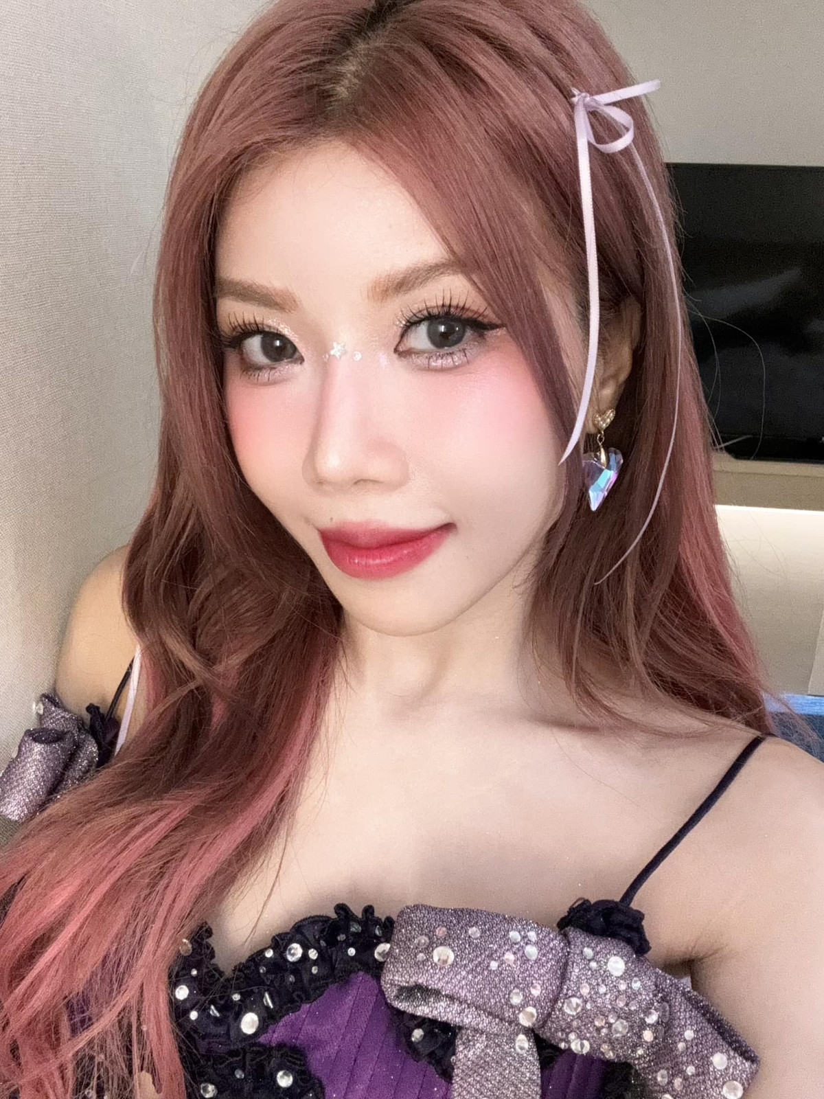 Ca sĩ Trang Pháp khoe ảnh selfie xinh đẹp.