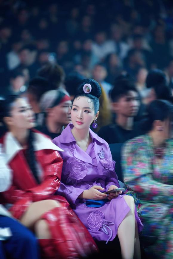 Hoa hậu Đền Hùng Giáng My dự show thời trang: "Ngọt ngào, nữ tính trong sắc tím".