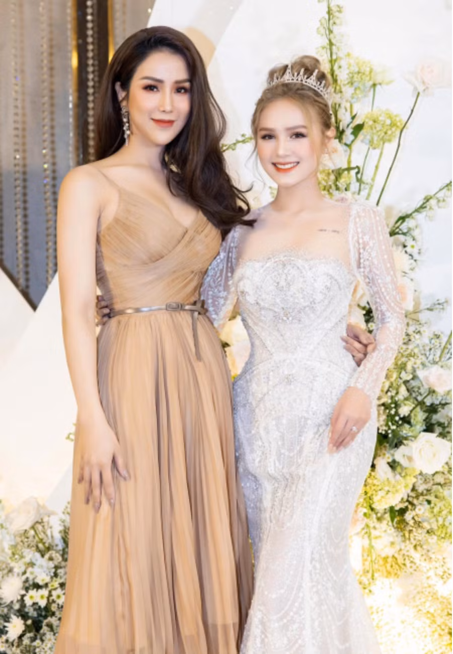 Diệp Lâm Anh khẳng định chưa từng phát ngôn chuyện làm dâu hào môn không sướng như mọi người nghĩ, mừng vì Xoài Non ly hôn.