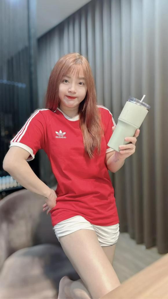 Hải Băng nói với cân nặng của mình: "Xuống đi đừng lên nữa".