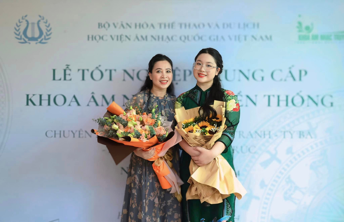 Thảo Nguyên là con gái út của Trọng Tấn. Càng lớn, cô bé càng xinh xắn, duyên dáng.