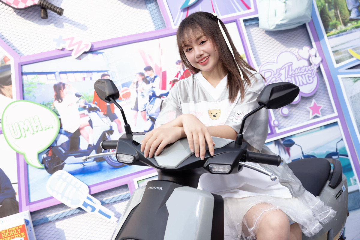 Không còn là cô bé nhỏ nhắn, đáng yêu, diễn viên nhí Hồng Nhung "dậy thì thành công" với đường nét khuôn mặt thanh thoát và thần thái thu hút. Ảnh: FB Hồng Nhung