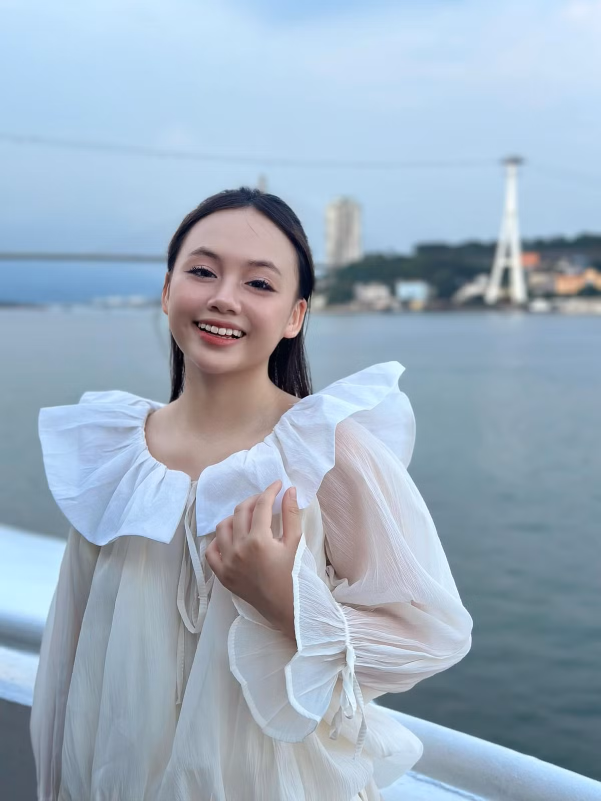 Nữ diễn viên nhí yêu thích vẻ đẹp tự nhiên nên ít khi làm tóc hay trang điểm quá cầu kỳ. Ảnh: FB Hồng Nhung