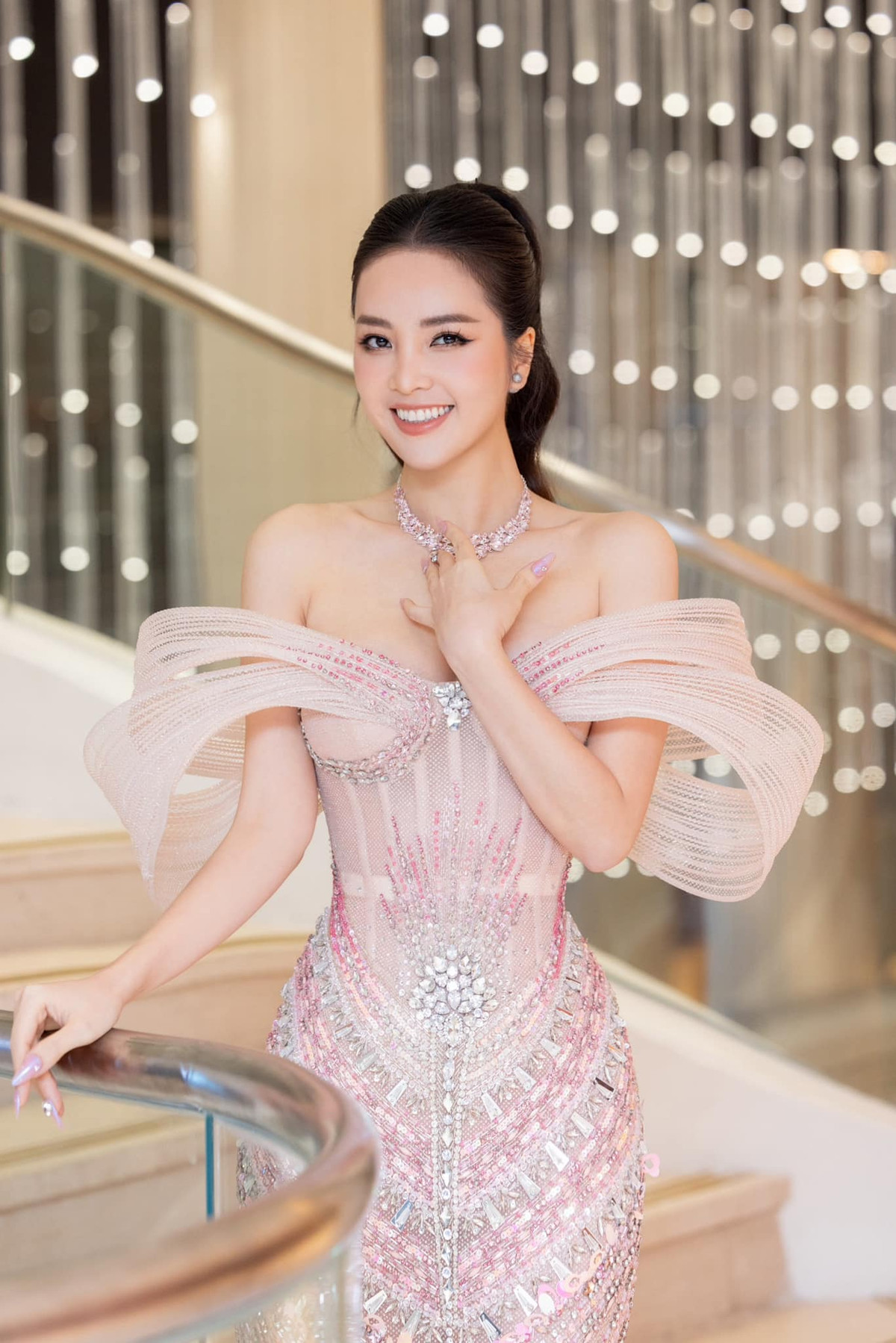 Để có được body gợi cảm, bắt mắt, Thuỵ Vân chăm chỉ tập luyện, áp dụng chế độ ăn uống khoa học.