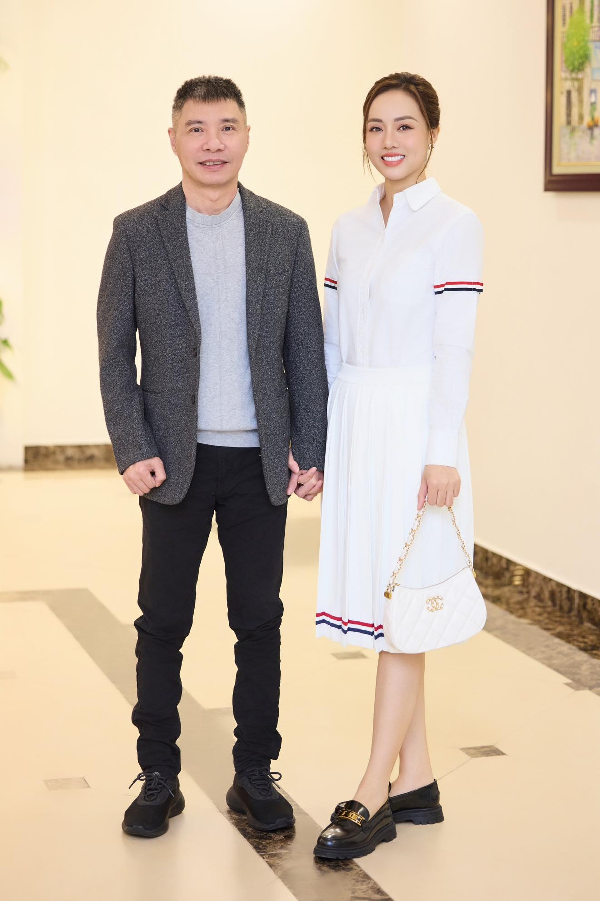 Vợ Công Lý chia sẻ: "Lâu lâu mới có bức ảnh đẹp! Hai vợ chồng cũng trải qua nhiều giai đoạn khó khăn trong cuộc đời và mọi thứ sẽ ngày càng tốt lên thôi". Ảnh: FB Ngọc Hà Lê