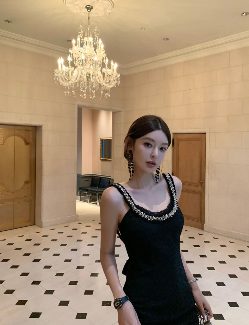 Hot girl Trung Quốc này sở hữu mình dây, nhưng đường cong lại vô cùng quyến rũ.