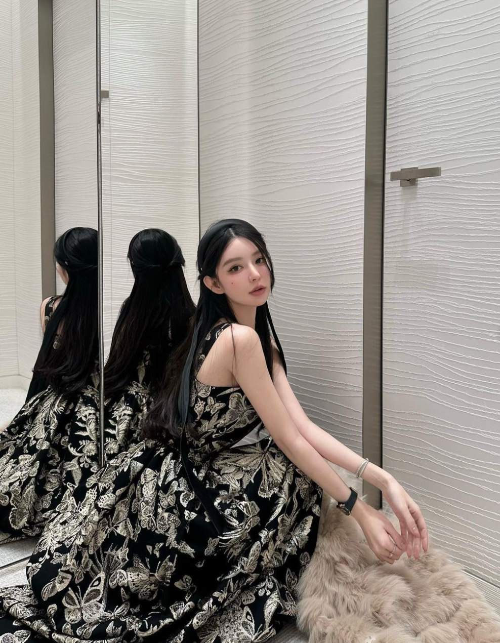 Với chiều cao khiêm tốn, Fanfan rất khéo léo trong việc phối đồ để tạo cảm giác đôi chân dài hơn và vóc dáng cân đối hơn.