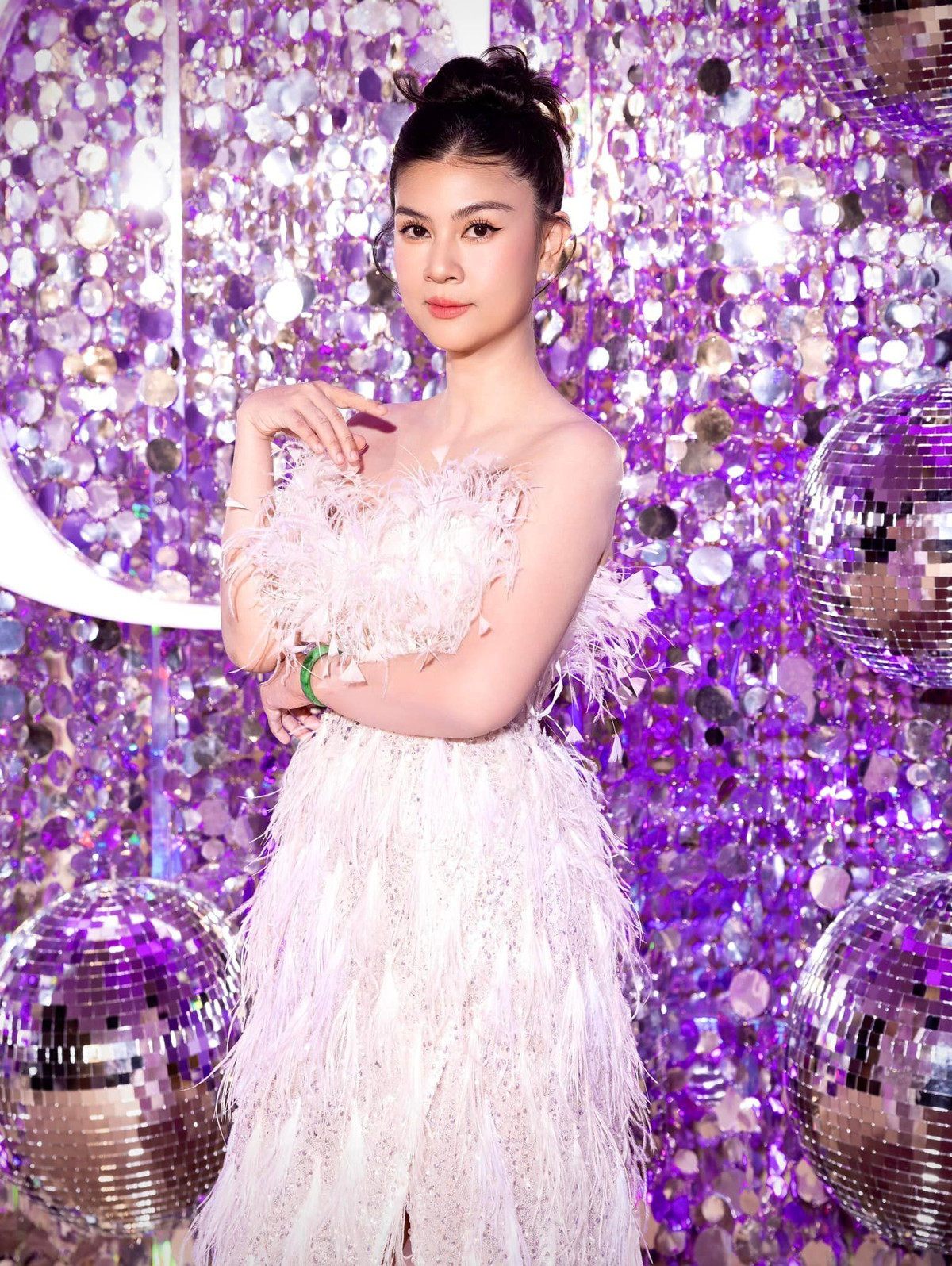 Hiện tại khi rời xa làng giải trí, cô tập trung vào công việc kinh doanh và dành thời gian chăm sóc gia đình. Ảnh: FBNV