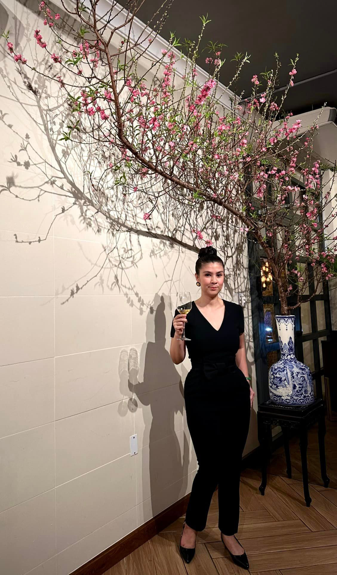 Kim Thư nhiều lần khoe vóc dáng, nhan sắc đầy lôi cuốn, nét nào ra nét đó. Ảnh: FBNV