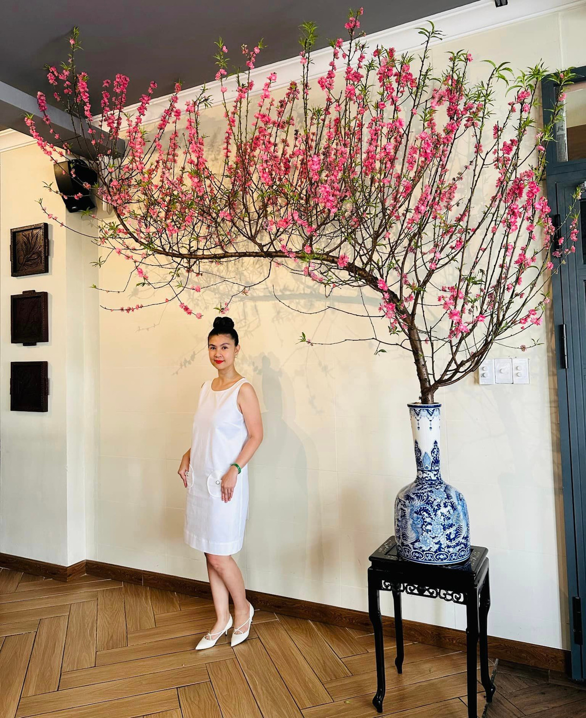 Từng sa cơ lỡ vận phải bán xôi mưu sinh và không ngại làm nhiều việc tay chân, hiện tại Kim Thư đang là bà chủ nhà hàng tại TP.HCM. Ảnh: FBNV