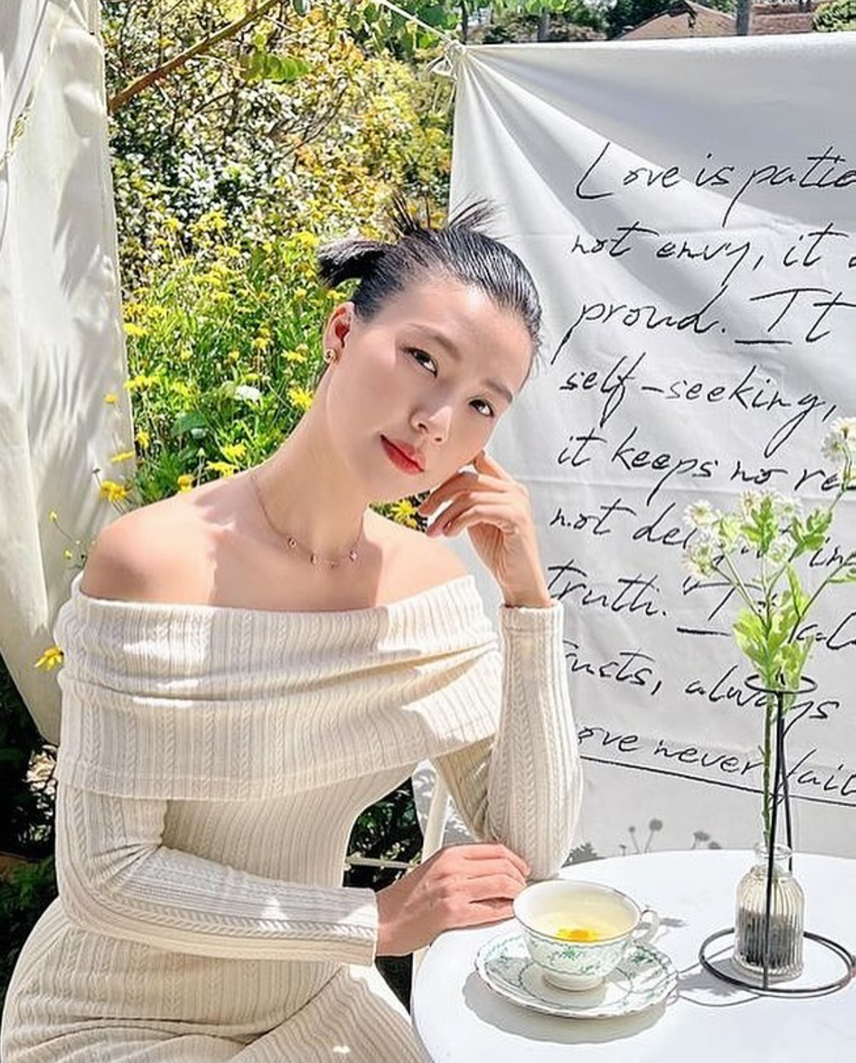 Cô được khán giả truyền hình biết tới nhiều hơn qua vai trò người dẫn chương trình cho các kênh truyền hình, những chương trình thời sự và một số sự kiện lớn.