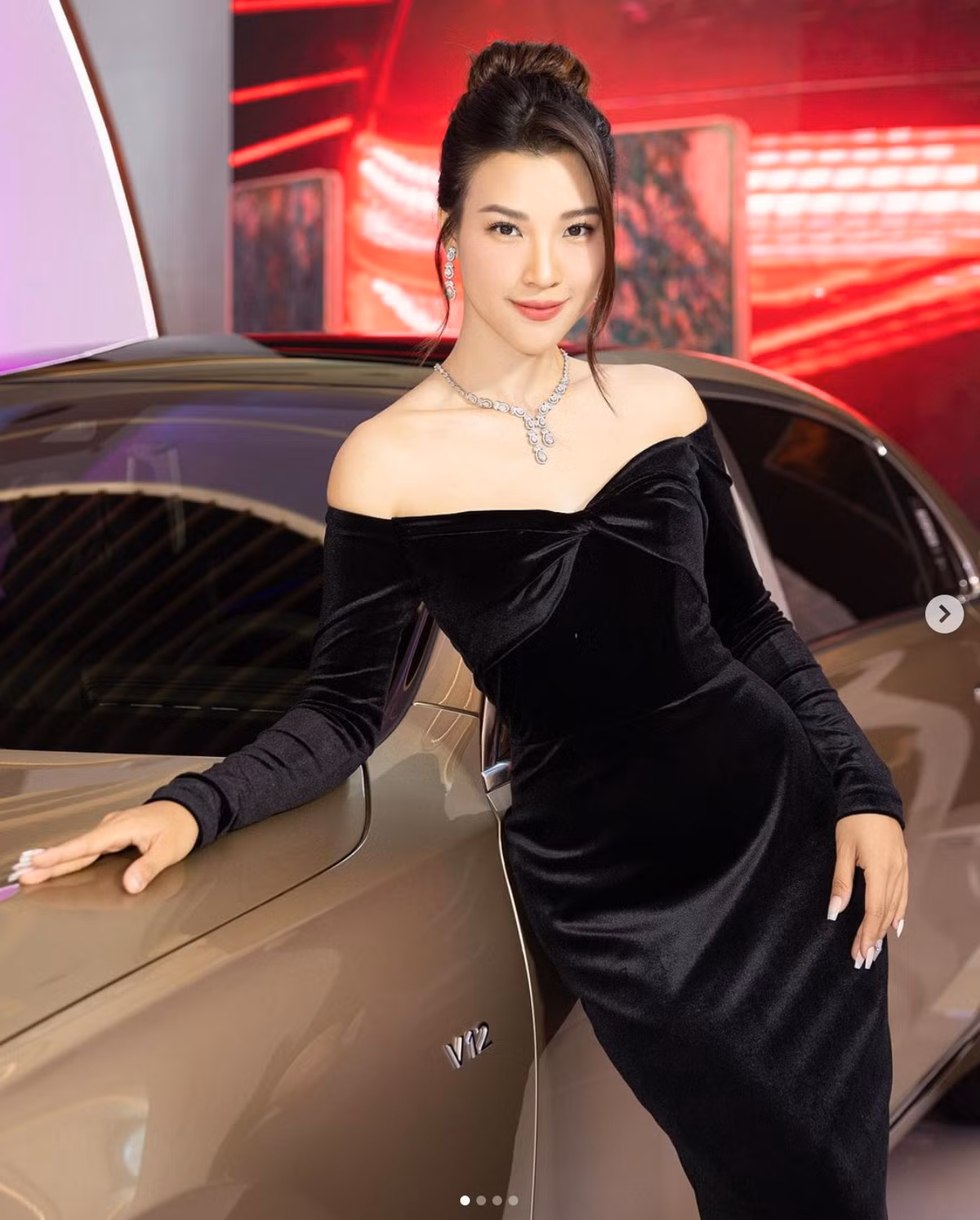 Sau khi đường ai nấy đi, MC Hoàng Oanh và chồng cũ giữ mối quan hệ tốt đẹp cùng nhau nuôi nấng bé Max.