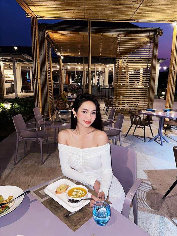 Vẻ đẹp đời thường của Á hậu Thúy Quỳnh nhận được nhiều lời khen của cư dân mạng. (Ảnh: FB Thúy Quỳnh)