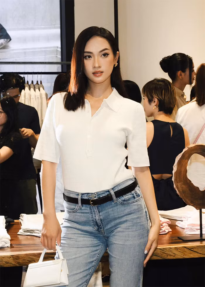 Có người cho rằng khuôn mặt của Thúy Quỳnh có nét giống nữ diễn viên Phương Anh Đào. (Ảnh: FB Thúy Quỳnh)