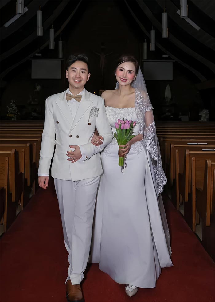 Cuối tháng 10/2023, Diễm Hương bất ngờ sang Canada định cư. Cuối tháng 1/2024 cô mới bật mí chuyện kết hôn lần thứ ba.