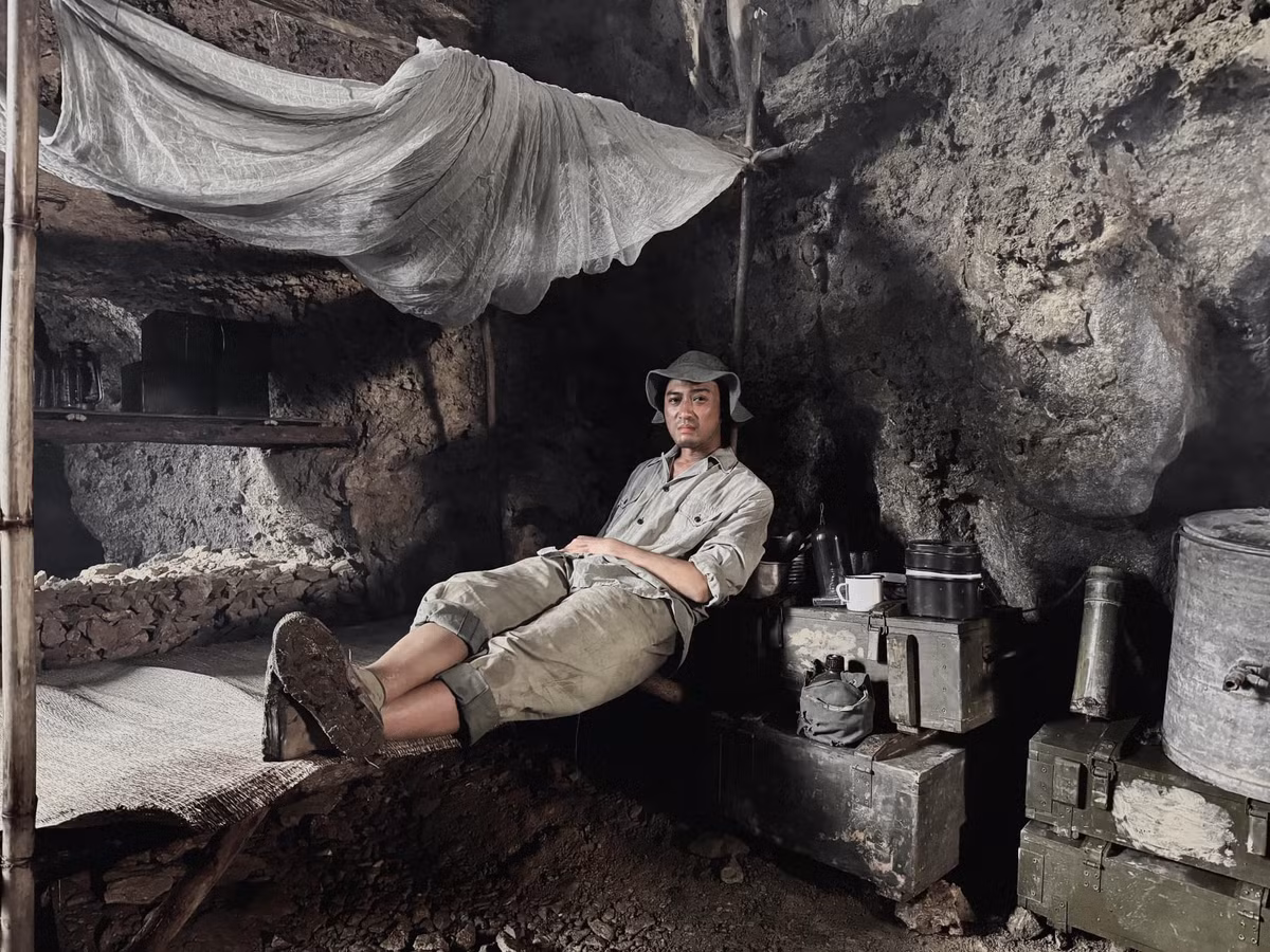 Doãn Quốc Đam khoe ảnh hậu trường phim. Ảnh: FB Doãn Quốc Đam