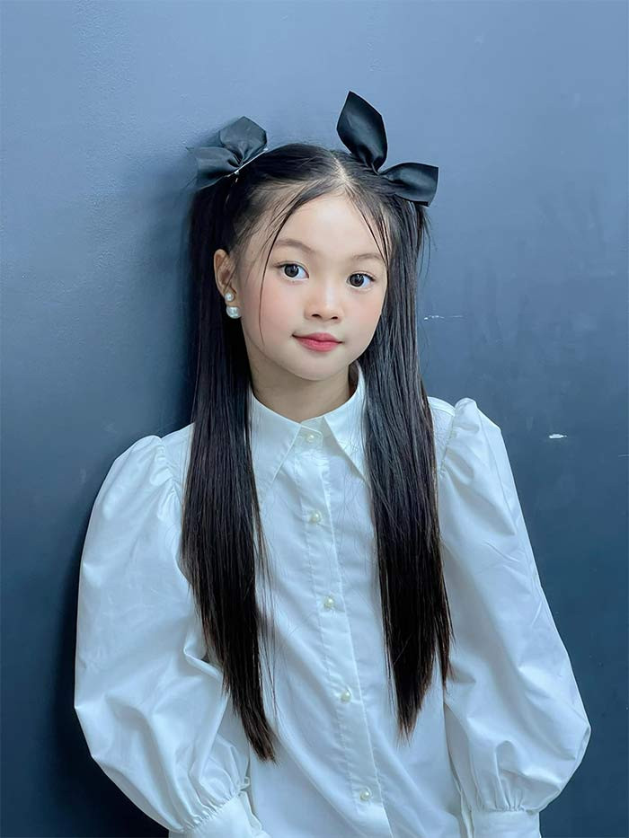 Ngoài đời, Khánh An là một cô bé cá tính và tự tin. (Ảnh: FB Khánh An)