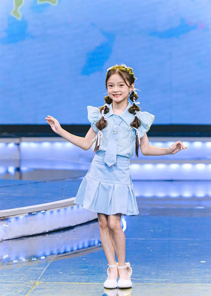 Vào vai Ghến là diễn viên nhí Camy Khánh An, sinh năm 2016. (Ảnh: FB Khánh An)