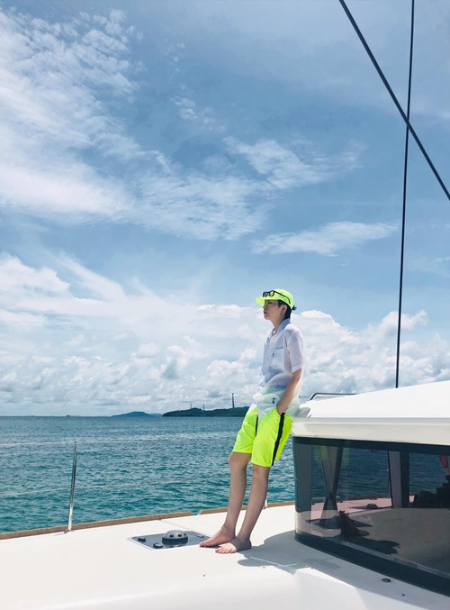 Nữ ca sĩ khoe khoảnh khắc trên du thuyền. Ảnh: FB Gil Lê.