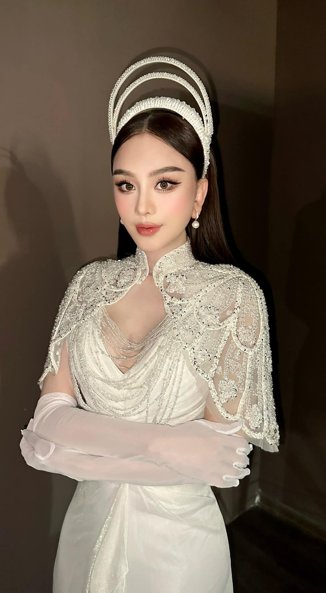 Thời gian gần đây, Lâm Khánh Chi khiến nhiều người lo lắng khi chi tiền khủng để liên tục phẫu thuật thẩm mỹ.