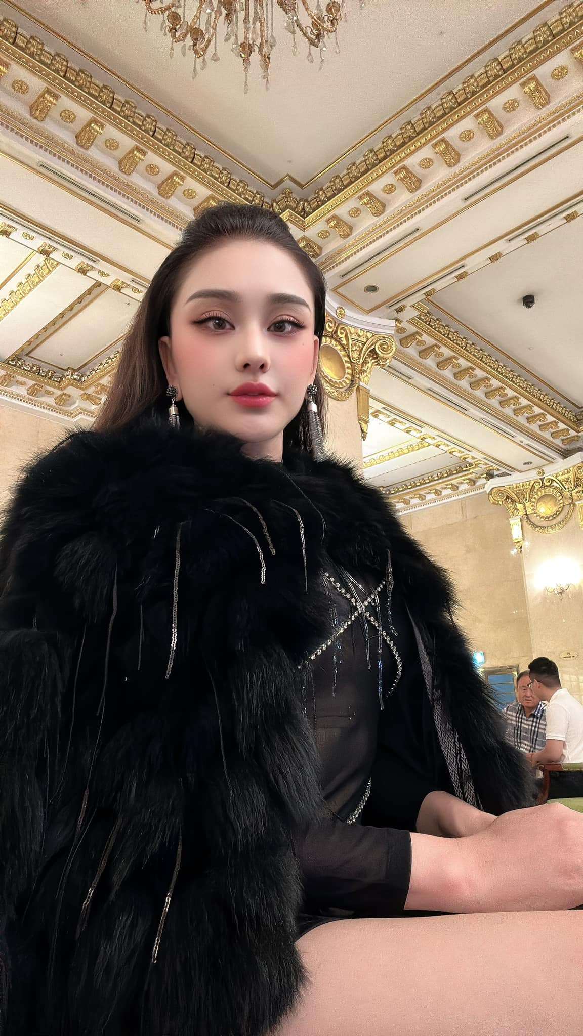 Nhiều người cho rằng, nữ ca sĩ đã quá đà trong việc phẫu thuật thẩm mỹ.