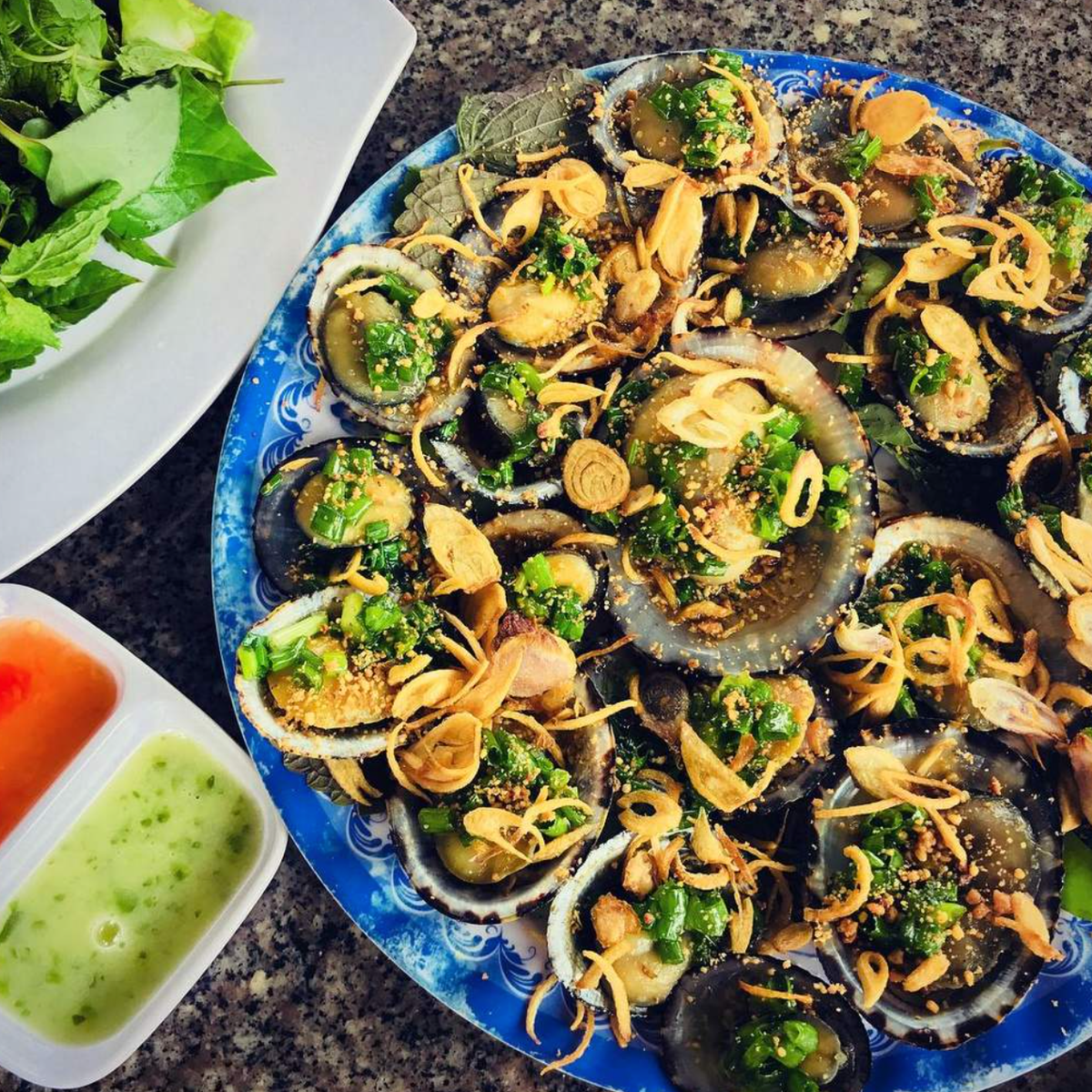 Ốc vú nàng có thể chế biến thành nhiều món ăn đa dạng, từ nướng, hấp, luộc đến xào, gỏi,... Mỗi cách chế biến lại mang đến những trải nghiệm ẩm thực độc đáo riêng.