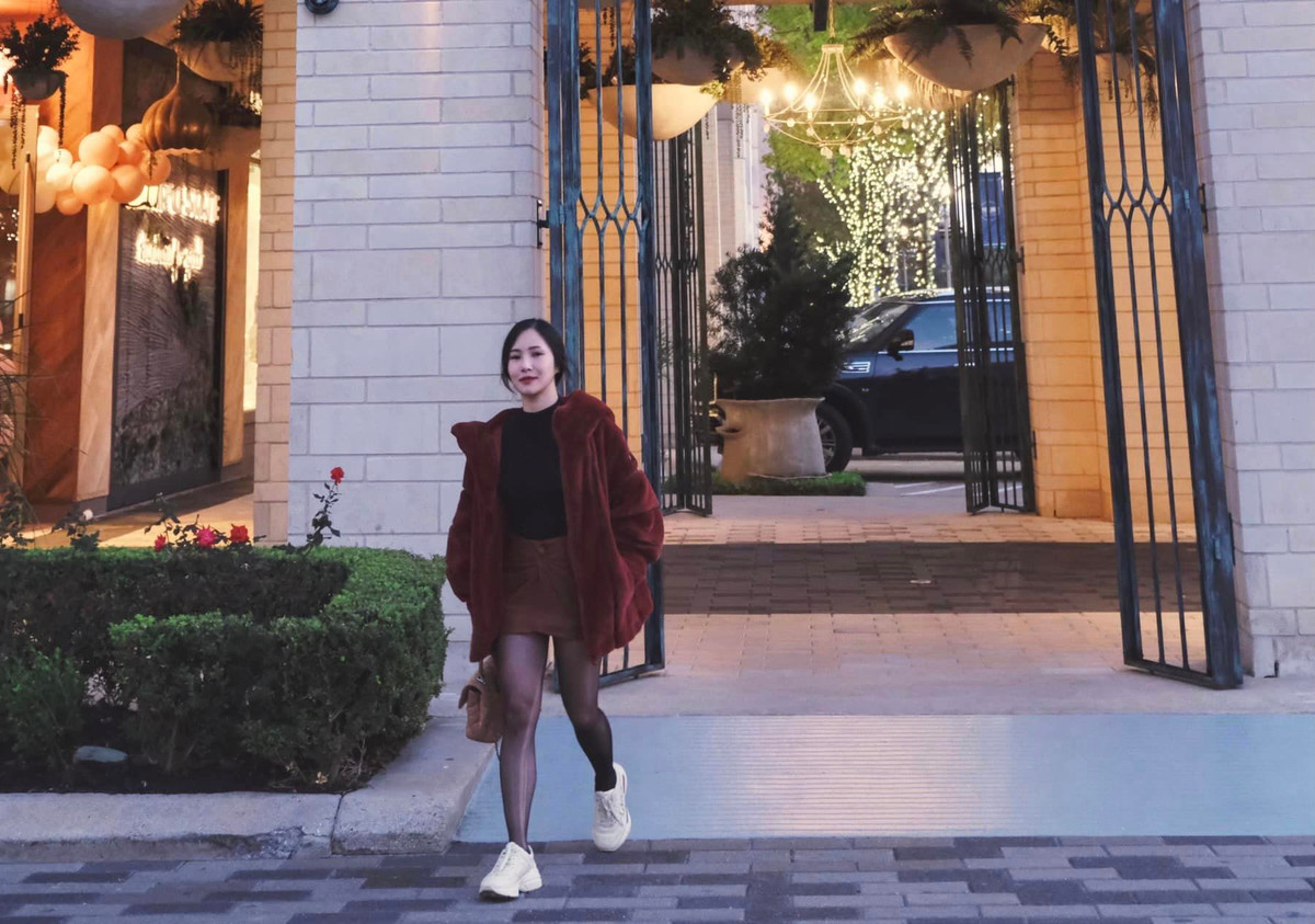 Thỉnh thoảng, Hương Tràm sẽ đi hát trong các sự kiện ở Mỹ để thoả mãn đam mê nghệ thuật và có chi phí trang trải cho việc học.