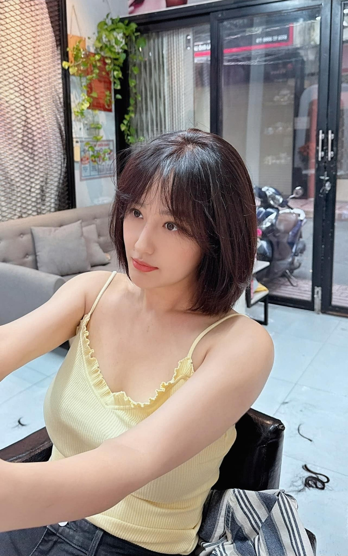 Hoa hậu Mai Phương Thúy khoe vẻ đẹp khác lạ với tóc ngắn. Ảnh: FB Mai Phuong Thuy