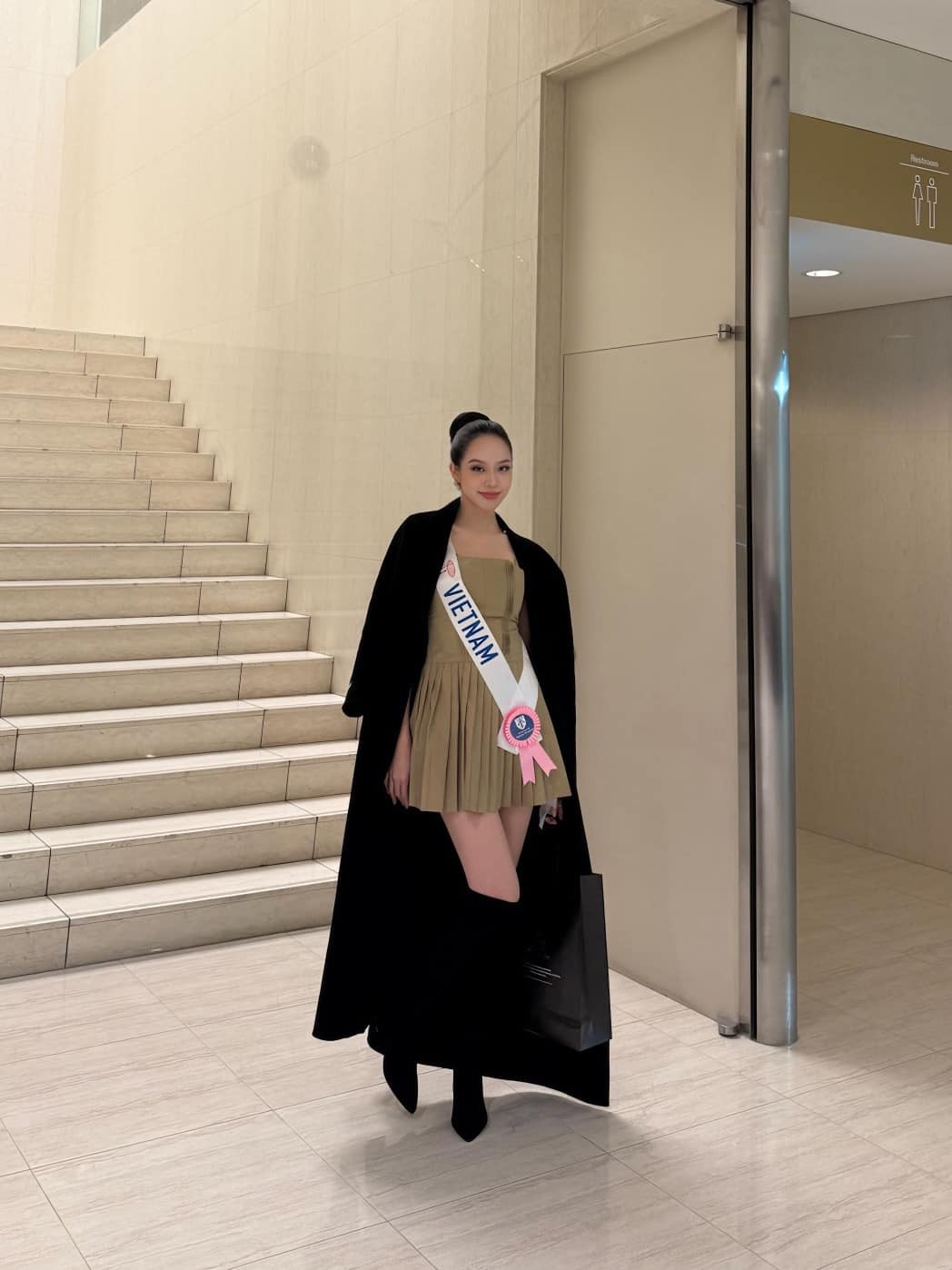 Các thiết kế mà cô nàng lựa chọn thường mang đậm nét truyền thống, kết hợp hài hòa với những yếu tố hiện đại, tạo nên một tổng thể vừa sang trọng vừa gần gũi. Ảnh: FB Huỳnh Thị Thanh Thủy