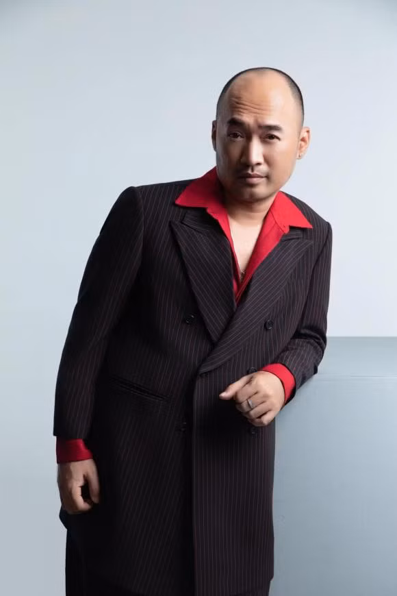 Tien Luat khoe phong cach cong so, Ky Duyen an mac kin dao