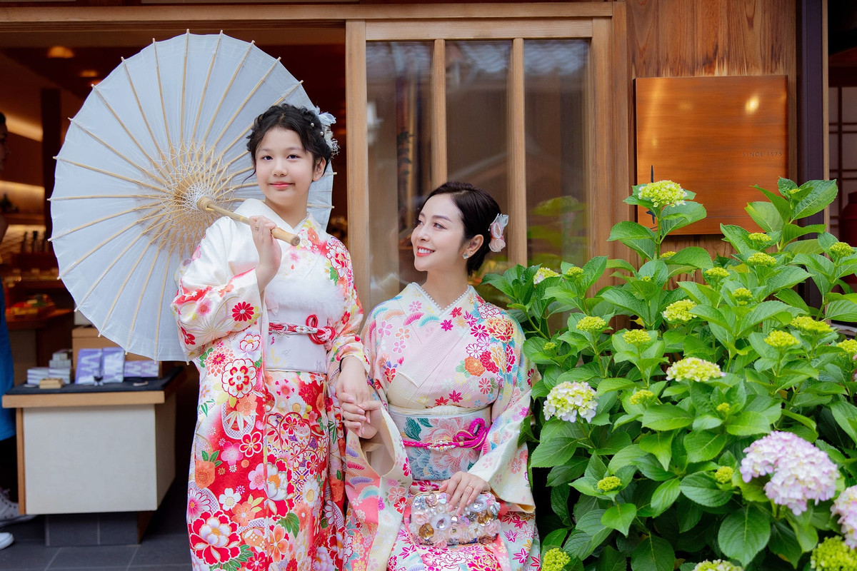 Hiện tại bước sang tuổi 11 nhưng bé Na đã sở hữu chiều cao vượt trội. Ảnh: FB Jennifer Pham