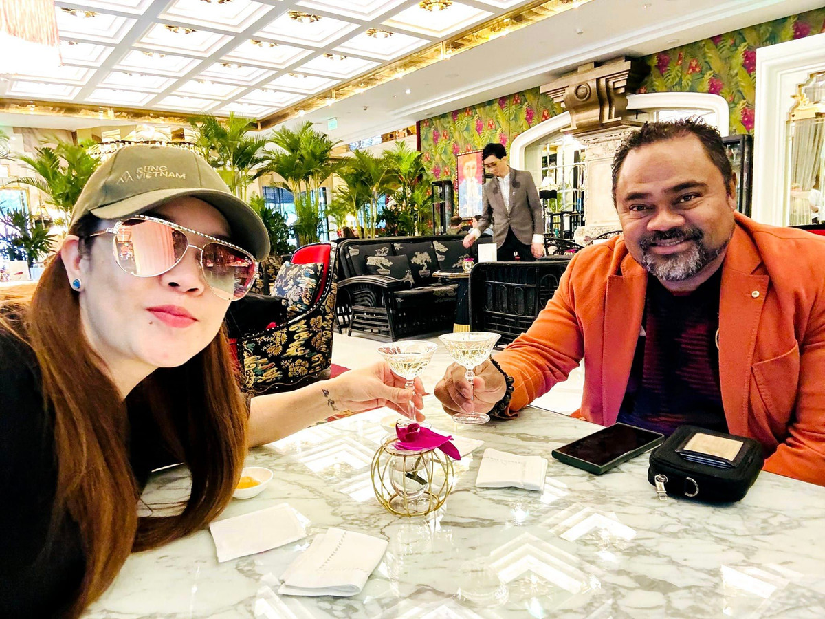 Bên cạnh công việc, Dũng Taylor còn là hậu phương vững chắc cho Thu Phương.