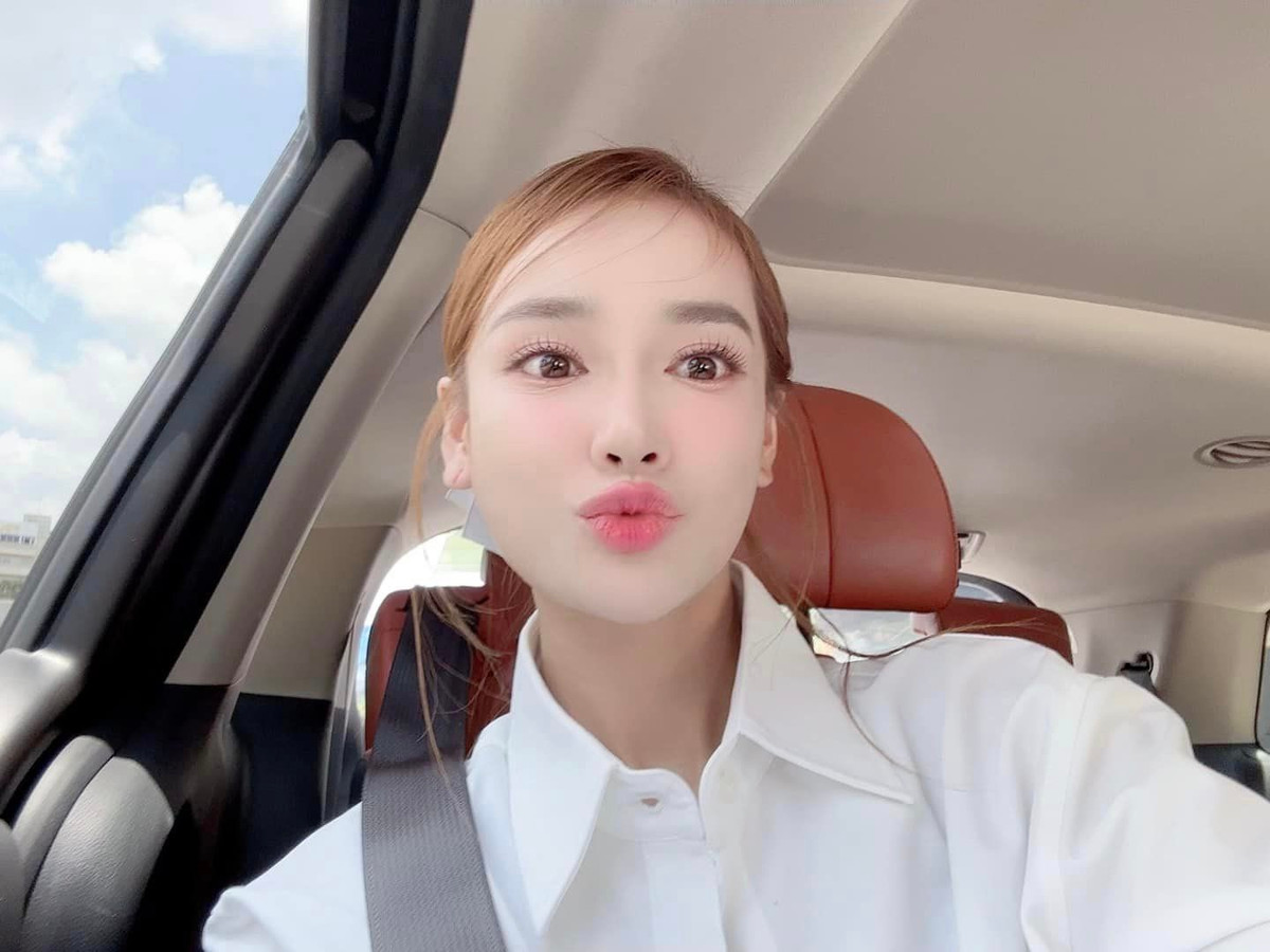 Nhã Phương chia sẻ: "Ba Tí ổn hông, giờ mẹ về với mấy ba con đây". Ảnh: FB Nabi Nhã Phương