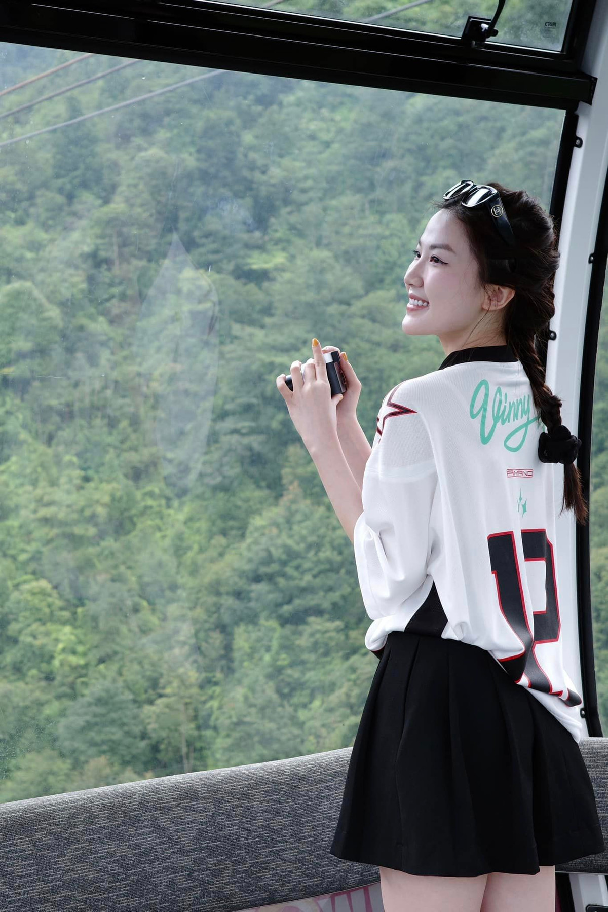 Diễn viên Lương Thanh diện đồ trẻ trung đi du lịch khám phá trải nghiệm. Ảnh: FB Lương Thanh