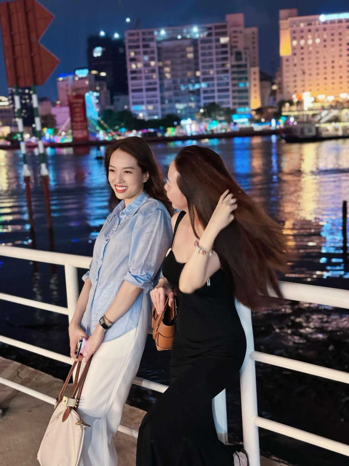 Tuy ít tham gia các hoạt động giải trí như em gái nhưng Bùi An Vy luôn là người âm thầm ủng hộ và động viên Phương Nga trong mọi việc. Ảnh: FBNV