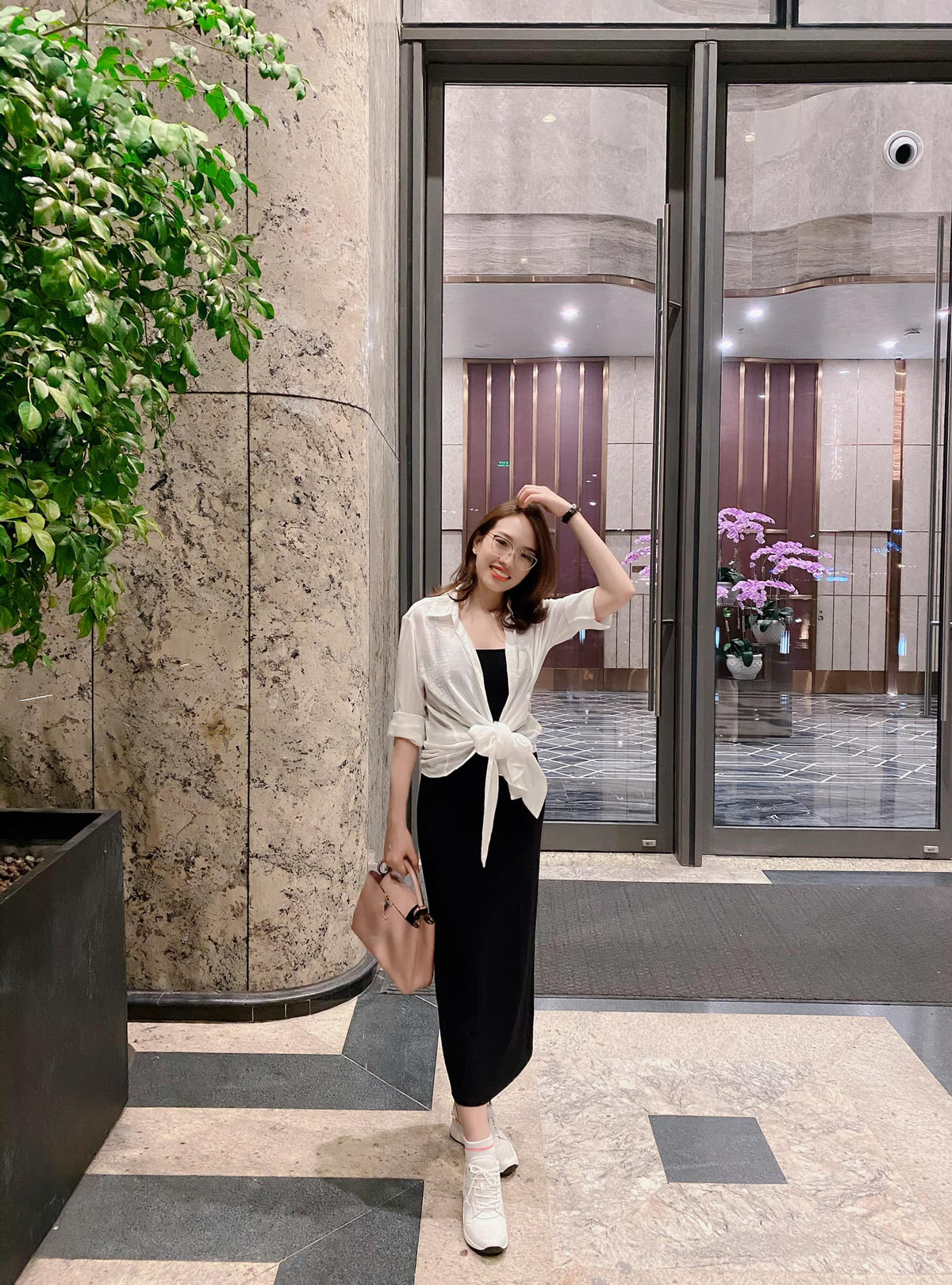 Là chị gái của á hậu nổi tiếng nên An Vy cũng luôn xuất hiện với vẻ ngoài chỉn chu cùng gu thời trang sành điệu.