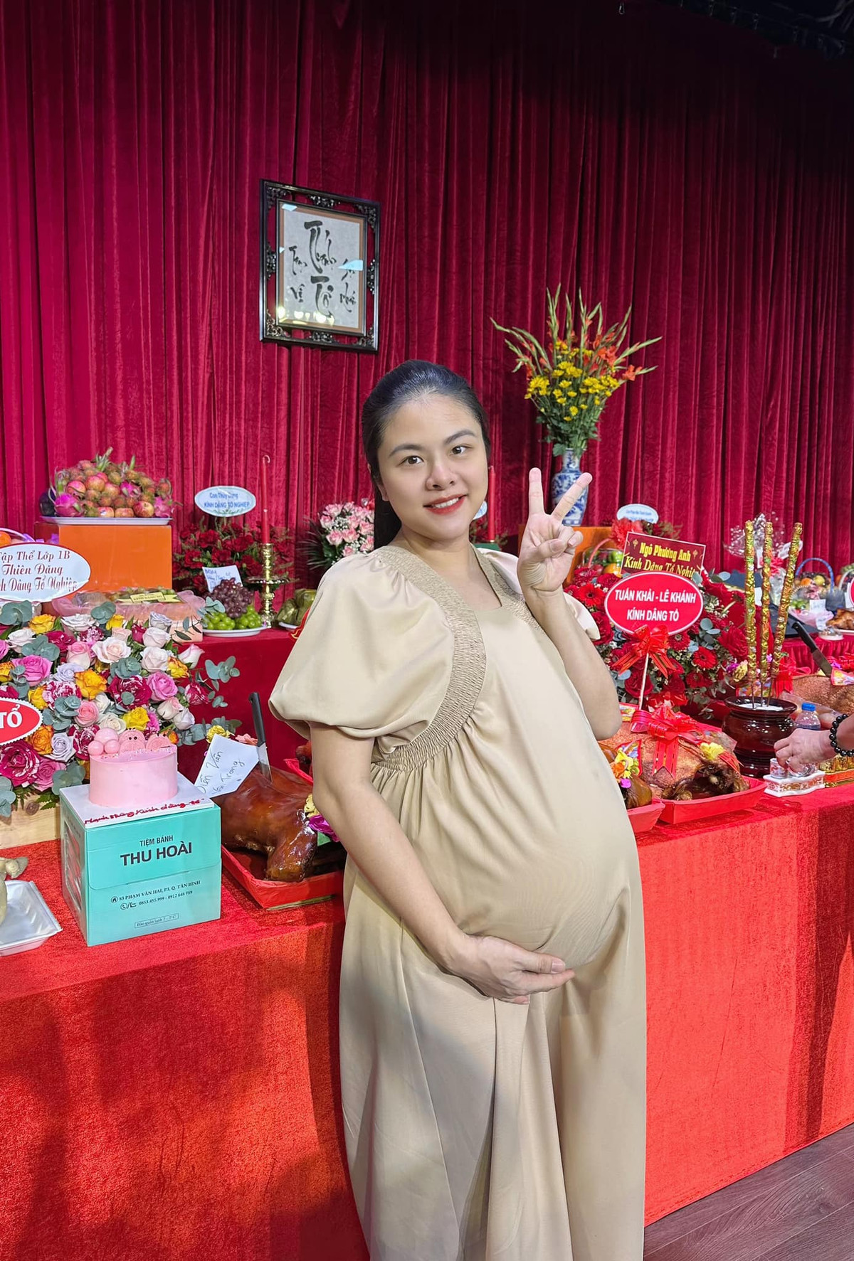 Mang bầu lần ba đến gần ngày sinh, diễn viên Vân Trang được khen vẫn rạng rỡ, năng động. Ảnh: FB Vân Trang